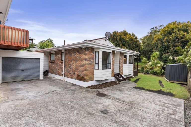 Photo of property in 2/12 Fitzwilliam Drive, Torbay, Auckland, 0630