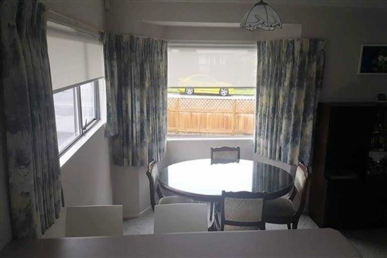Photo of property in 1 Mangorei Road, Merrilands, New Plymouth, 4312