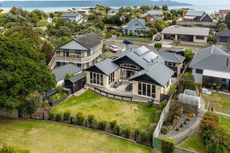 Photo of property in 196 Tutere Street, Waikanae Beach, Waikanae, 5036