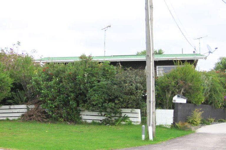 Photo of property in 46 Moffat Road, Red Beach, 0932