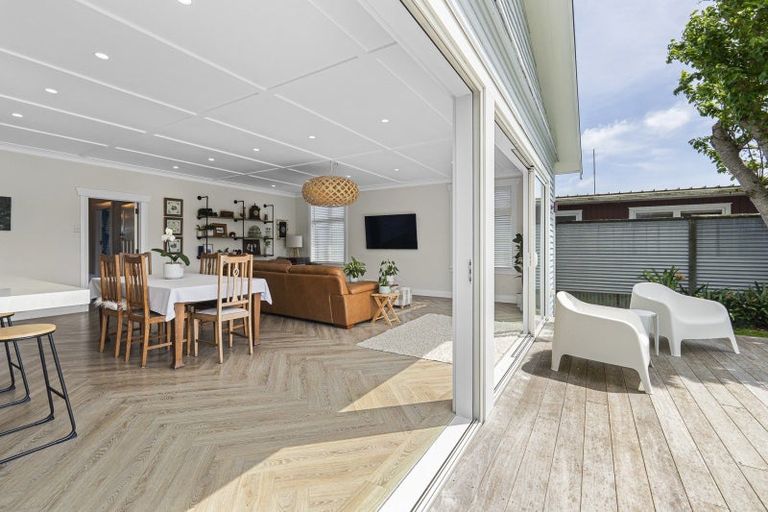 Photo of property in 33 Ballance Street, Lower Vogeltown, New Plymouth, 4310