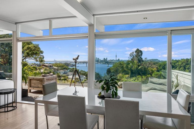 Photo of property in 24 Bridge View Road, Birkenhead, Auckland, 0626