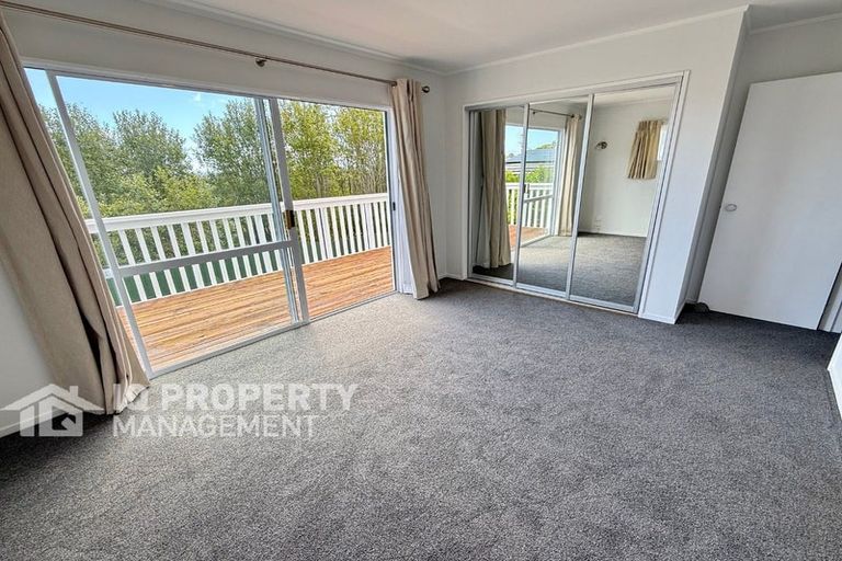 Photo of property in 452 Don Buck Road, Massey, Auckland, 0614
