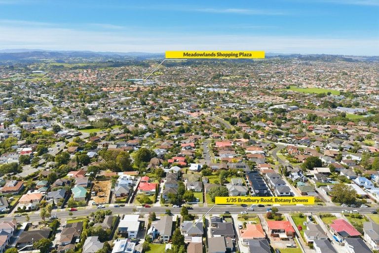 Photo of property in 1/35 Bradbury Road, Botany Downs, Auckland, 2010