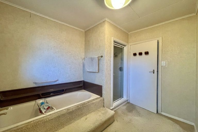 Photo of property in 2 Matuku Street, Heretaunga, Upper Hutt, 5018