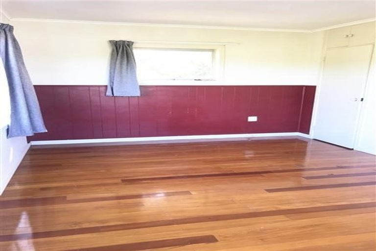 Photo of property in 11 Epping Road, Henderson, Auckland, 0610