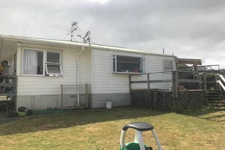 Photo of property in 14 Clematis Grove, Maungaraki, Lower Hutt, 5010