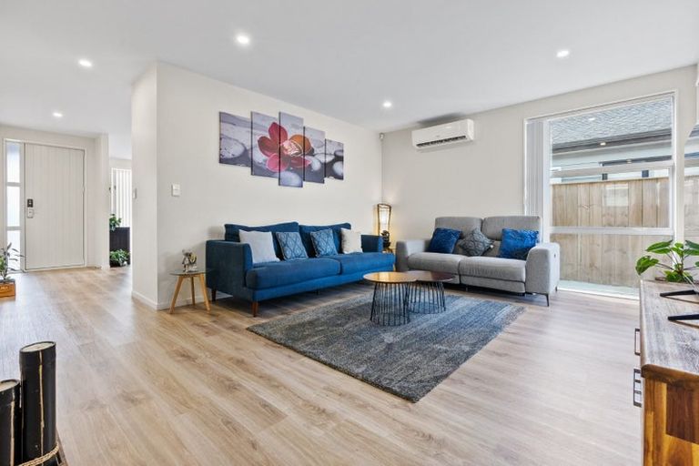 Photo of property in 9 Toropapa Close, Takanini, 2110