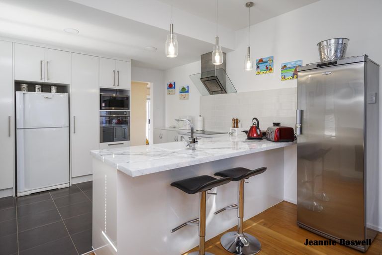 Photo of property in 37 Lyndhurst Street, Takaro, Palmerston North, 4412