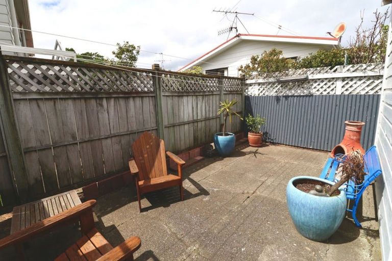 Photo of property in 2/31 Tahi Street, Miramar, Wellington, 6022