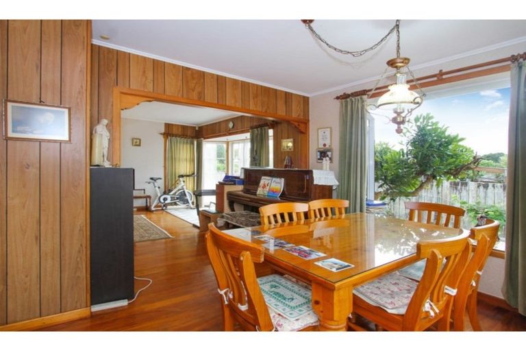 Photo of property in 27 Sylvia Road, Hillcrest, Auckland, 0627
