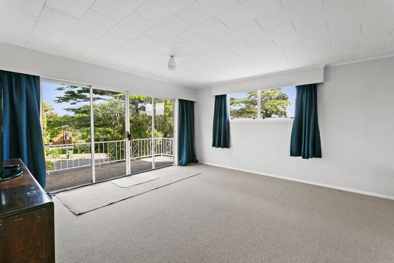 Photo of property in 6 Magnolia Drive, Westown, New Plymouth, 4310
