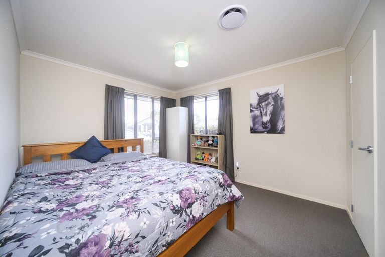 Photo of property in 53 Geneva Terrace, Kelvin Grove, Palmerston North, 4414