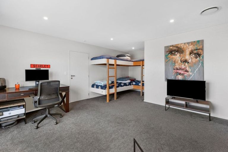 Photo of property in 17 Dingle Street, Lake Hawea, 9382