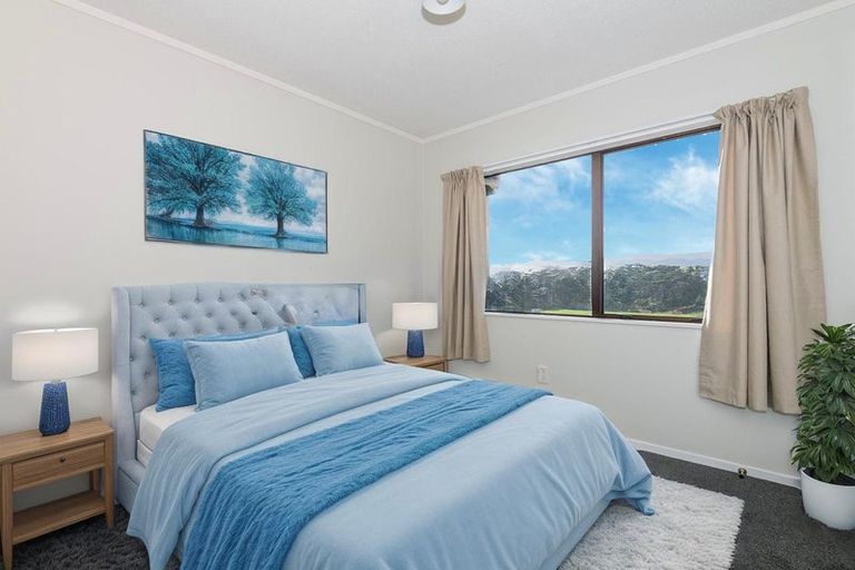 Photo of property in 22 Albatross Close, Whitby, Porirua, 5024