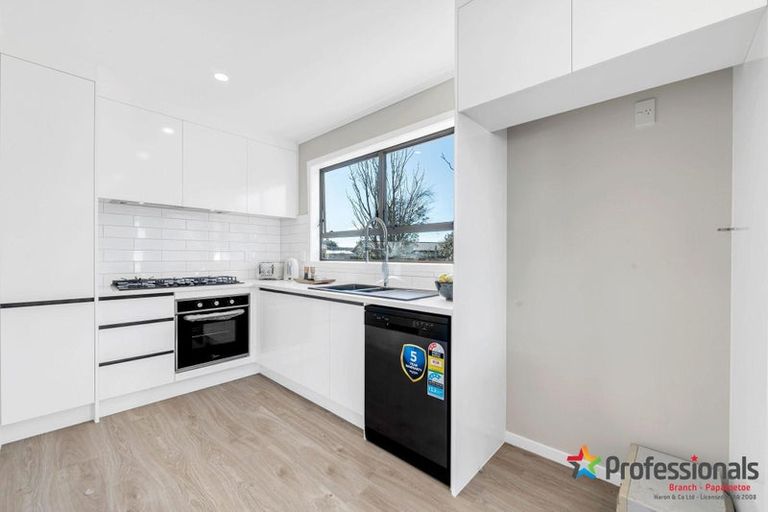 Photo of property in 4 Burlington Place, Manurewa, Auckland, 2102