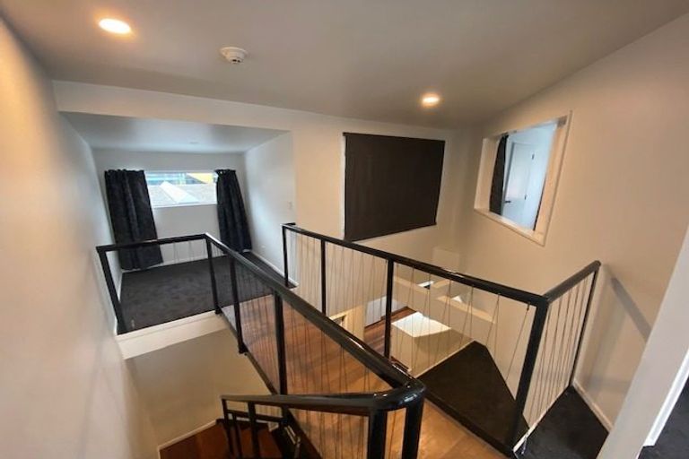 Photo of property in 17u6 Adelaide Road, Mount Cook, Wellington, 6021