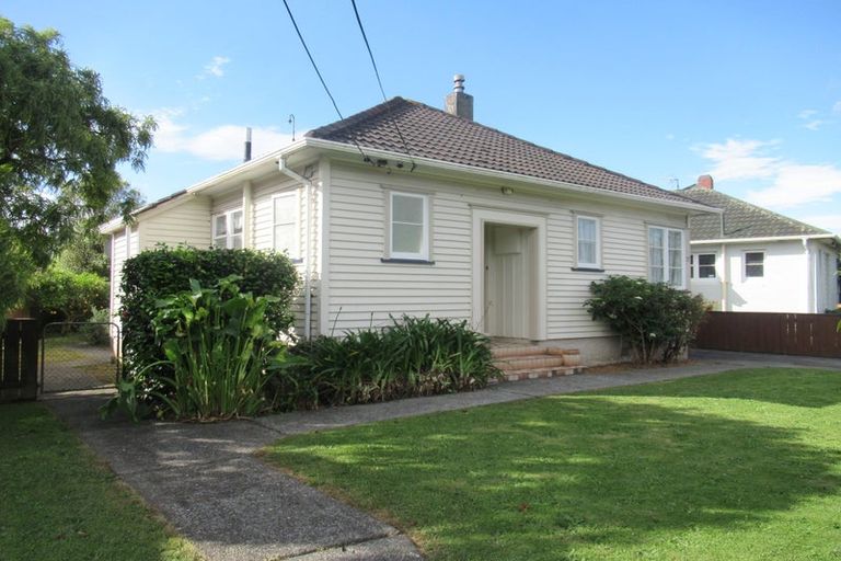 Photo of property in 27 Hall Crescent, Epuni, Lower Hutt, 5011