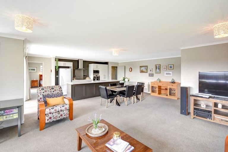 Photo of property in 42 Hagart-alexander Drive, Mosgiel, 9024