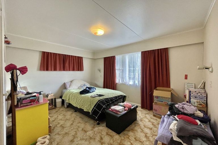 Photo of property in 2 Matuku Street, Heretaunga, Upper Hutt, 5018