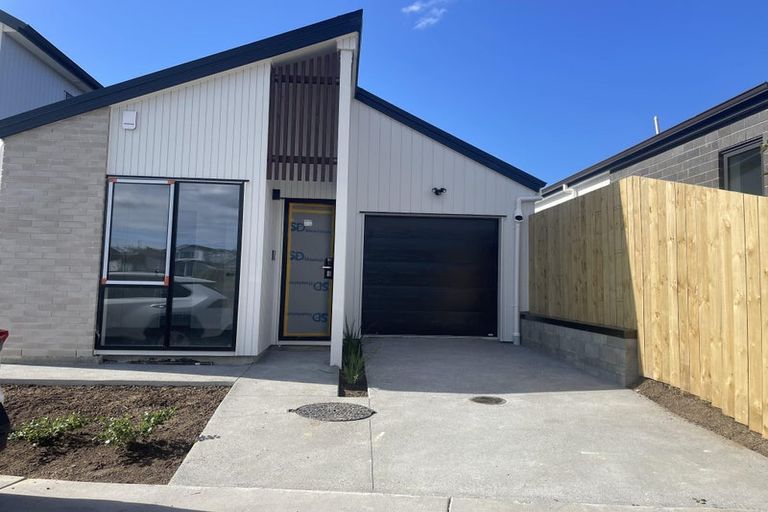 Photo of property in 38 Papai Lane, Massey, 0614