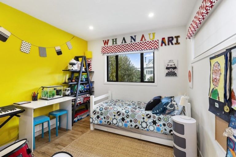 Photo of property in 12 Inglis Street, Seatoun, Wellington, 6022