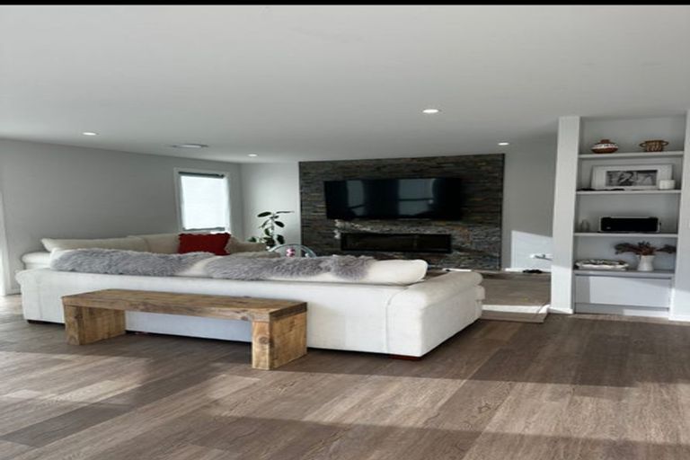 Photo of property in 18 Coopworth Road, Jacks Point, 9371