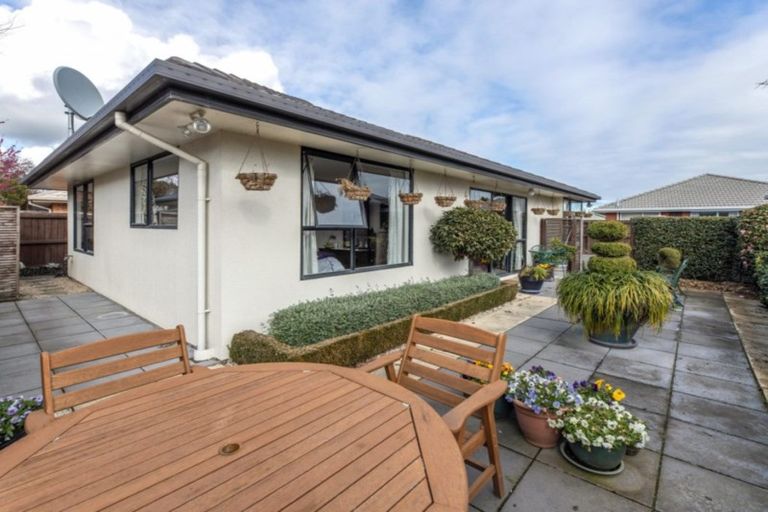 Photo of property in 14 Innisfree Place, Northwood, Christchurch, 8051