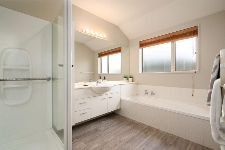 Photo of property in 6 Ross Place, Northwood, Christchurch, 8051