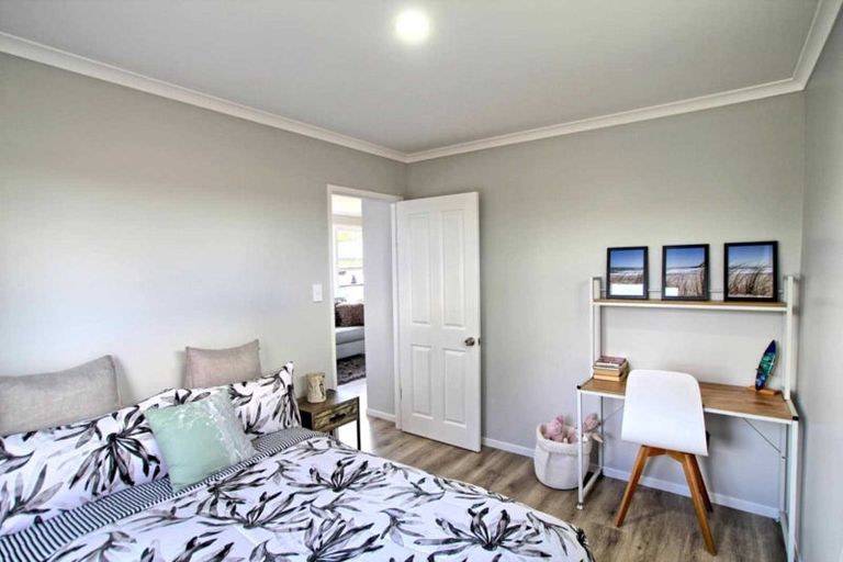 Photo of property in 1/3 Flaxdale Street, Birkdale, Auckland, 0626