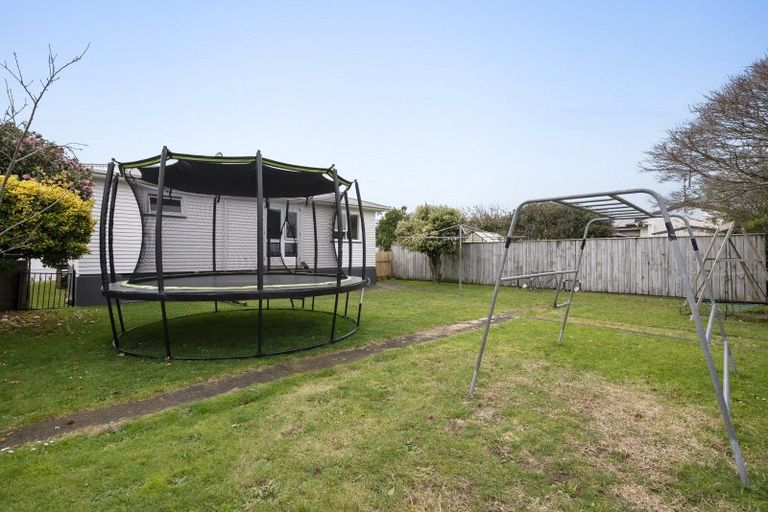 Photo of property in 3 Blenheim Place, Vogeltown, New Plymouth, 4310