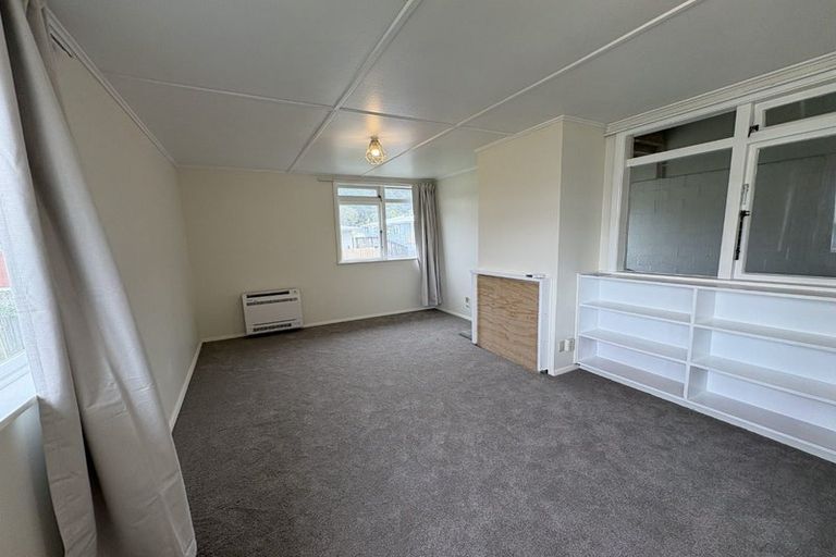 Photo of property in 24-26 Hanson Grove, Stokes Valley, Lower Hutt, 5019
