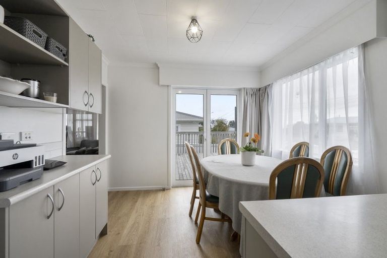 Photo of property in 3 Blenheim Place, Vogeltown, New Plymouth, 4310