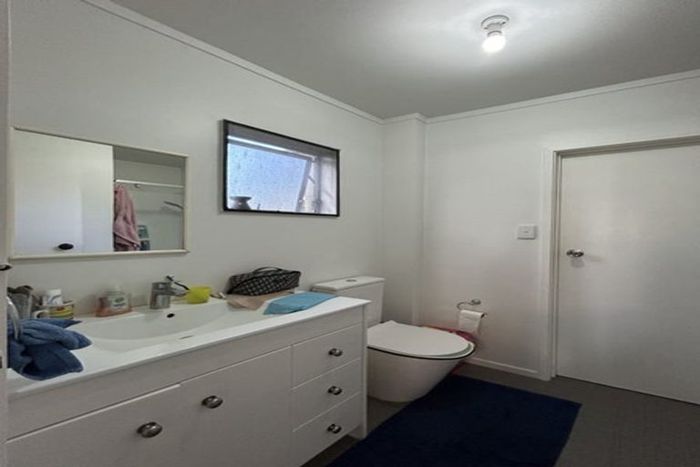 Photo of property in 337 East Coast Road, Mairangi Bay, Auckland, 0630