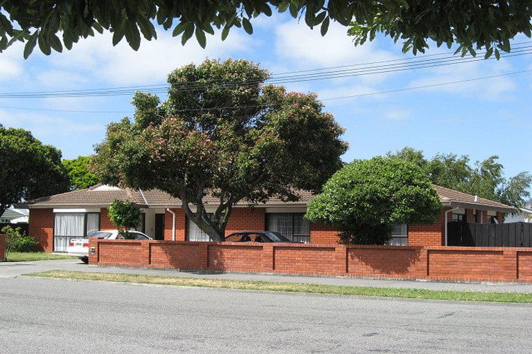Photo of property in 36 Dinton Street, Russley, Christchurch, 8042