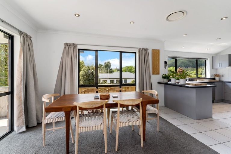 Photo of property in 7 Lambert Way, Paraparaumu, 5032