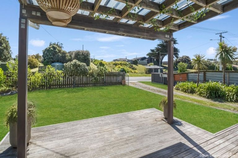 Photo of property in 86 Rua Avenue, Waitarere Beach, Levin, 5510