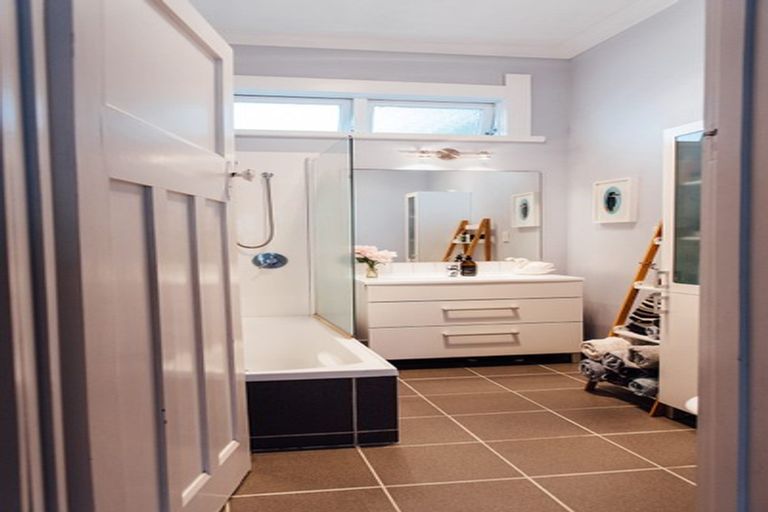 Photo of property in 53 Vigor Brown Street, Napier South, Napier, 4110