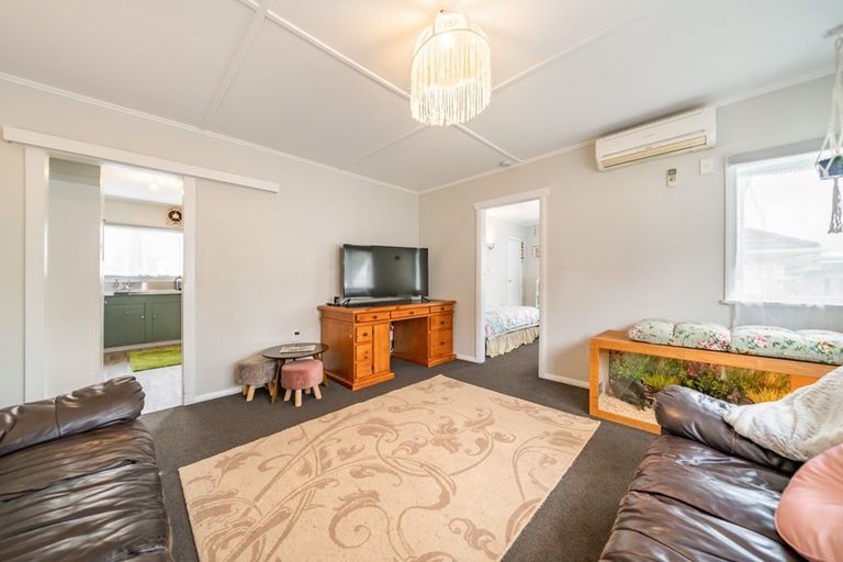 Photo of property in 68 Tawhai Street, Stokes Valley, Lower Hutt, 5019
