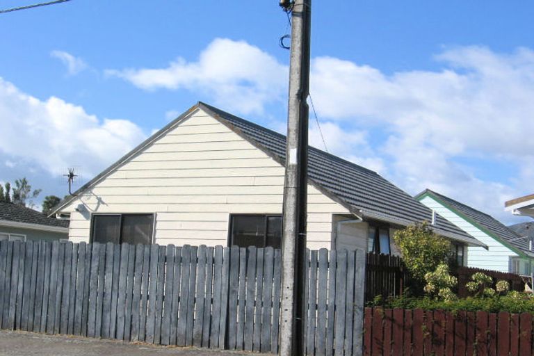 Photo of property in 22a Plunket Avenue, Petone, Lower Hutt, 5012