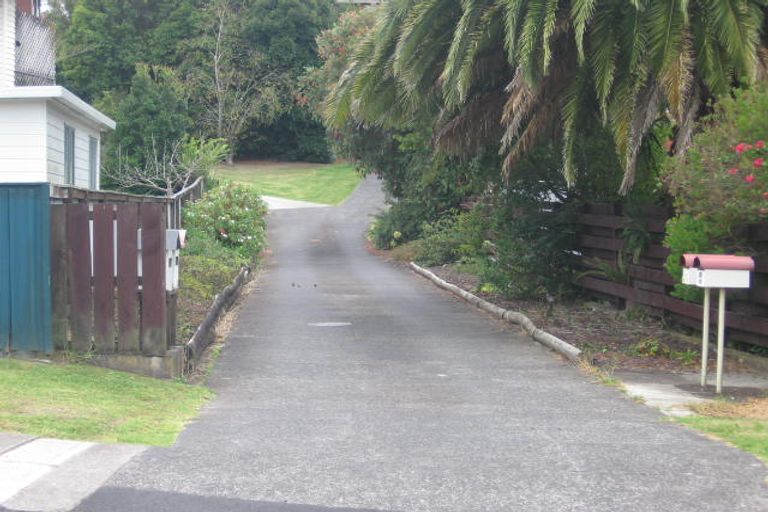 Photo of property in 2/27 Ramillies Place, Glenfield, Auckland, 0629