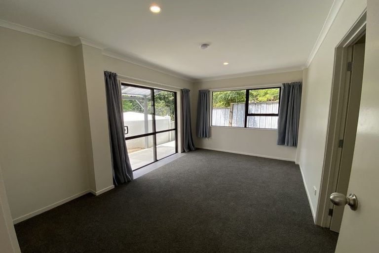 Photo of property in 27a Holiday Road, Stanmore Bay, Whangaparaoa, 0932
