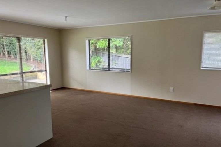 Photo of property in 19 Petrel Place, Massey, Auckland, 0614
