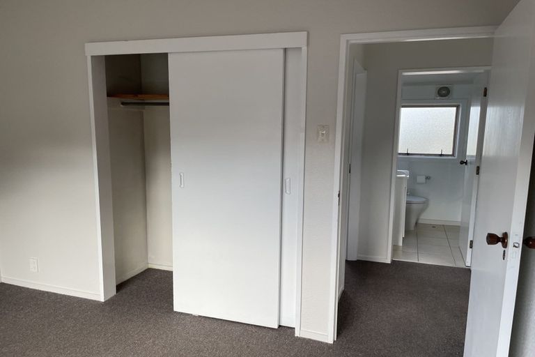 Photo of property in 133f1 Queens Drive, Lyall Bay, Wellington, 6022