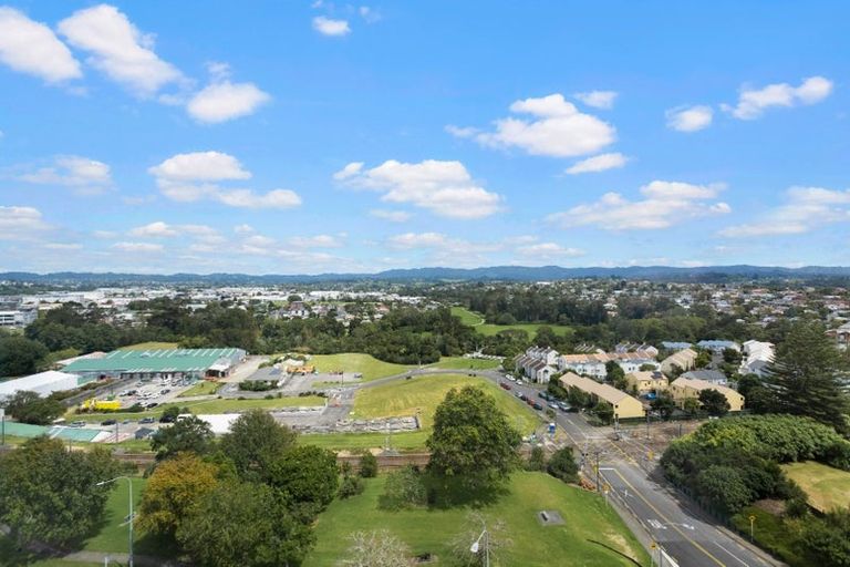 Photo of property in 1002/1 Buscomb Avenue, Henderson, Auckland, 0610