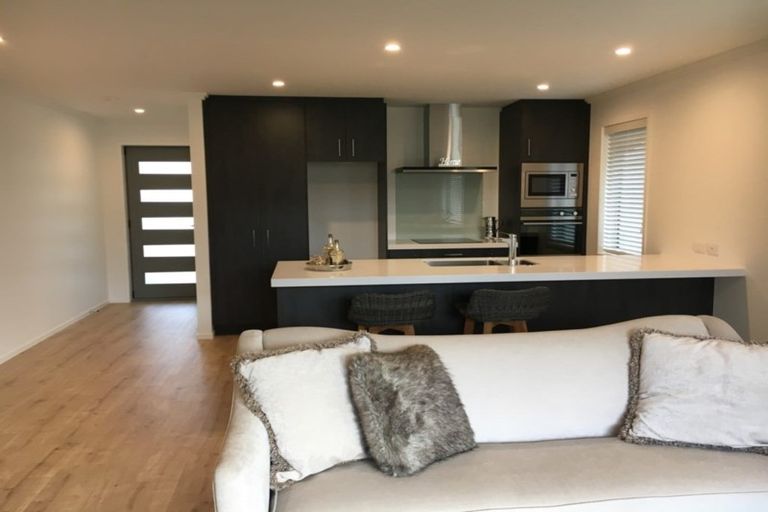 Photo of property in 19 Papa Orchard Drive, Kumeu, 0810