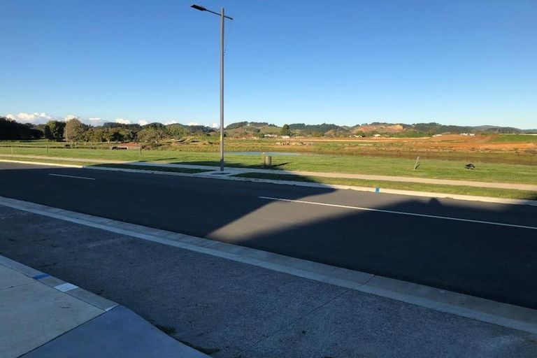 Photo of property in 37 Lake Drive, Tikipunga, Whangarei, 0112