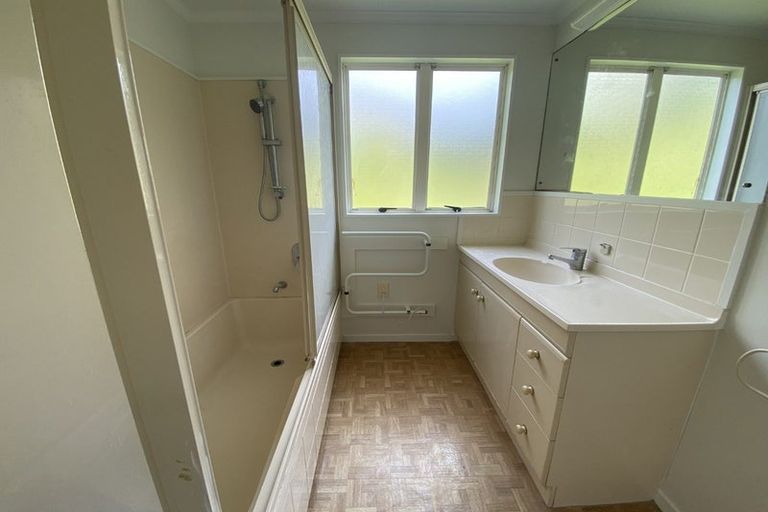 Photo of property in 8 Alice Place, Hillcrest, Auckland, 0627