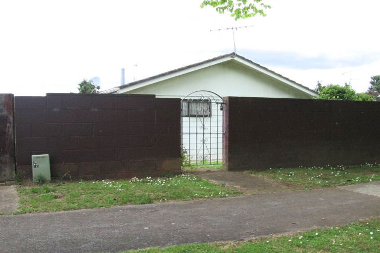 Photo of property in 39 Catkin Crescent, Papatoetoe, Auckland, 2025