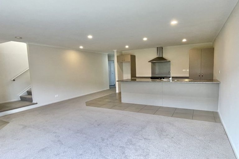 Photo of property in 18 Akeake Lane, Manurewa, Auckland, 2102